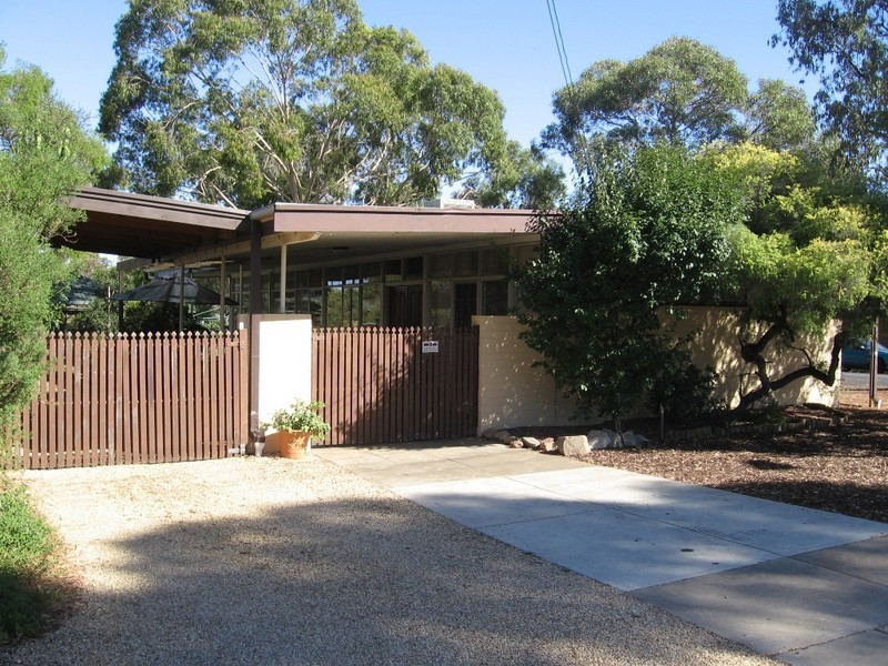 13 Daphne Rd, Salisbury East SA 5109