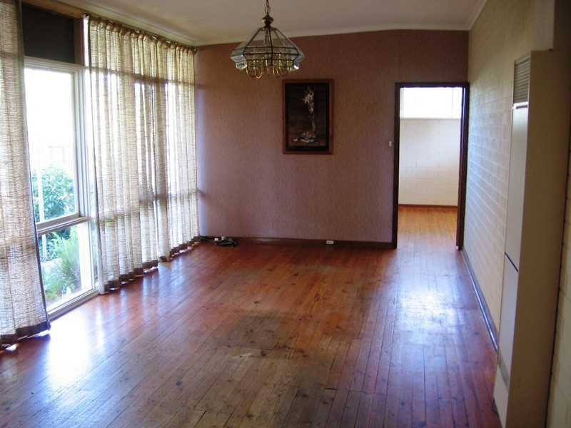 13 Daphne Rd, Salisbury East SA 5109