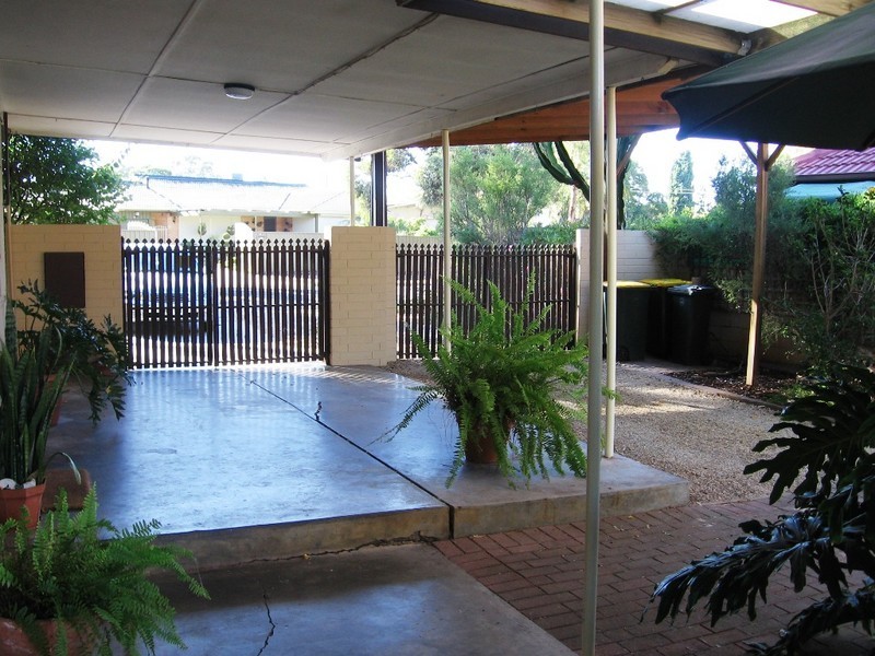 13 Daphne Rd, Salisbury East SA 5109