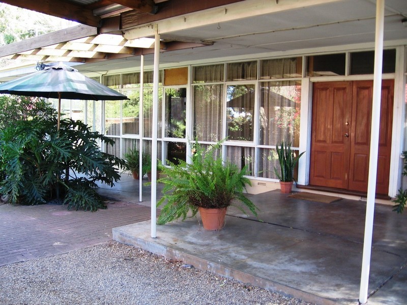 13 Daphne Rd, Salisbury East SA 5109