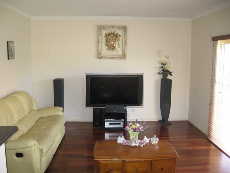 12 Egret St, Mawson Lakes SA 5095