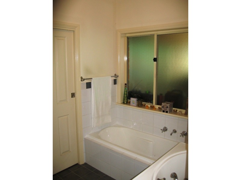 12 Egret St, Mawson Lakes SA 5095