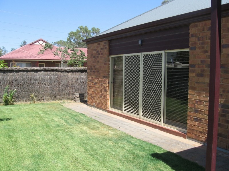 12 Egret St, Mawson Lakes SA 5095