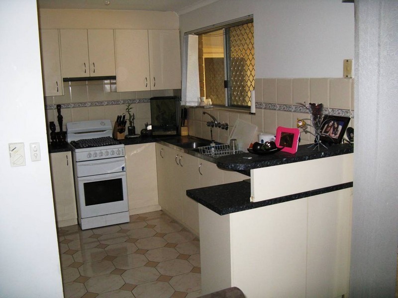 6 Warming St, Parafield Gardens SA 5107