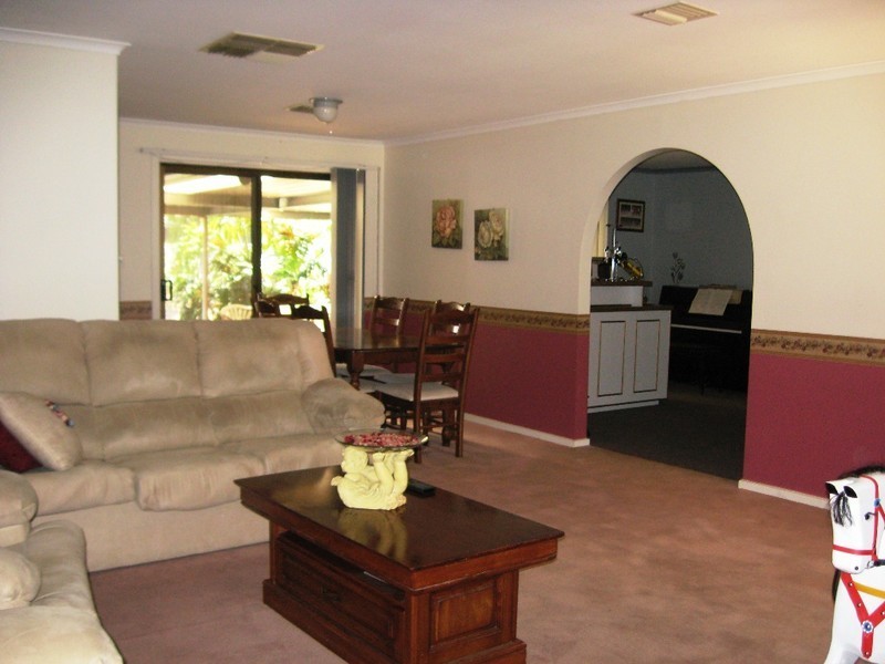 12 Reynolds Drive, Paralowie SA 5108