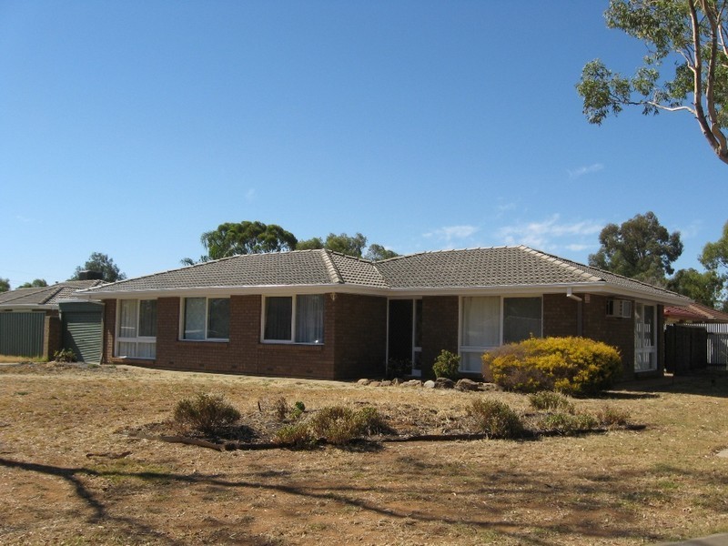 6 Zeta Crt, Parafield Gardens SA 5107