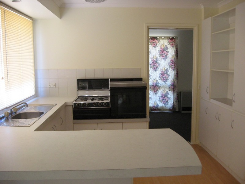 6 Zeta Crt, Parafield Gardens SA 5107