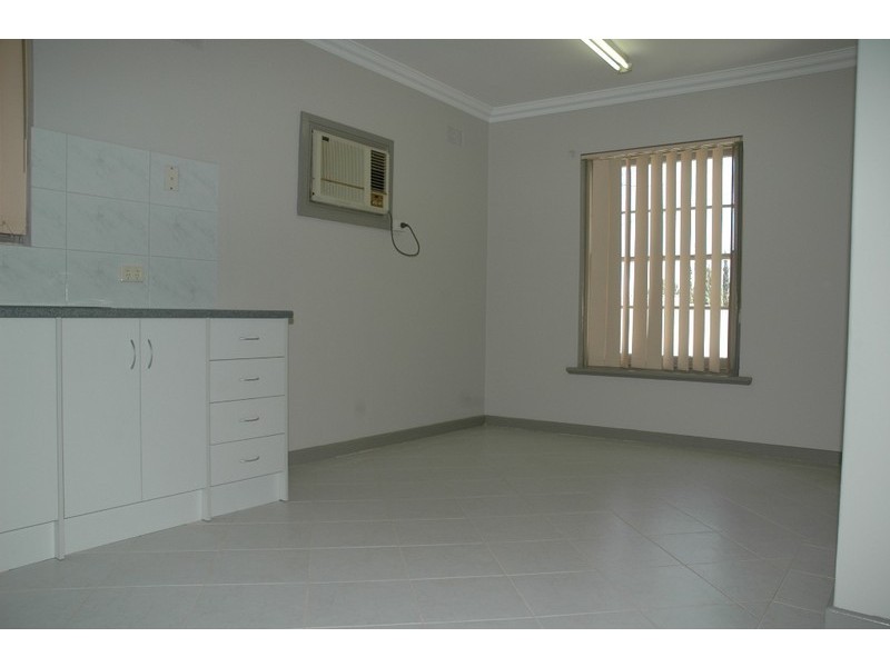 2 Aquamarine Dr, Salisbury East SA 5109