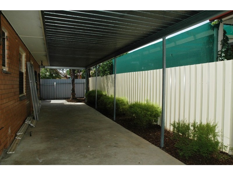 2 Aquamarine Dr, Salisbury East SA 5109