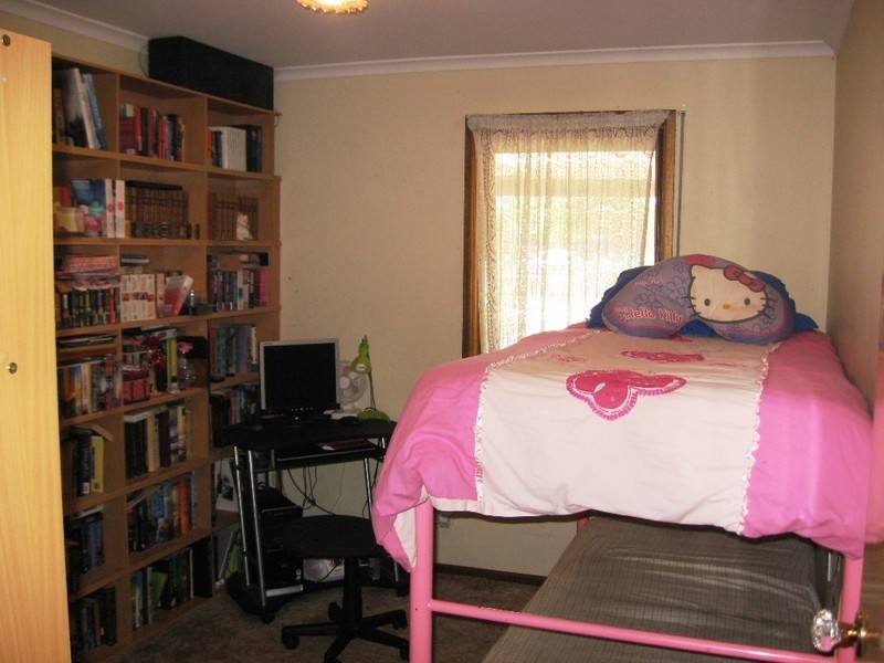 24 Tregenza Ave, Elizabeth South SA 5112