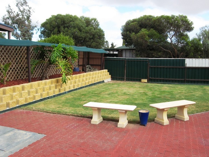 16 Dash Ave, Burton SA 5110