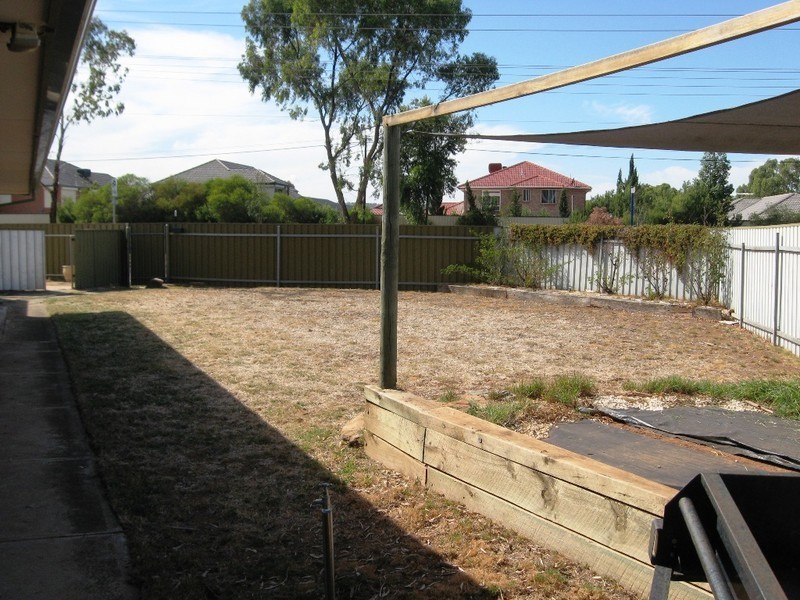 327  Salisbury Highway, Parafield Gardens SA 5107