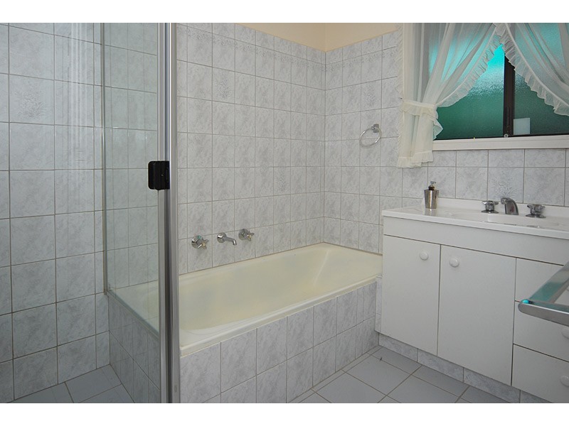 28 Gladman Cl, Hillbank SA 5112