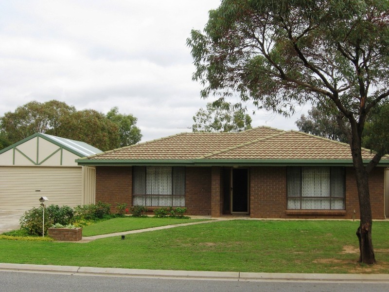 14 Santander Dr, Paralowie SA 5108