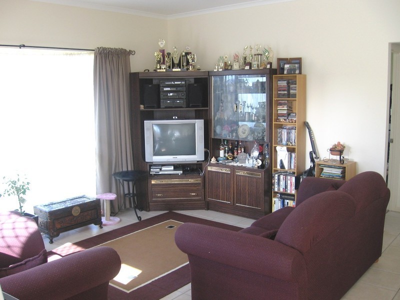 18 Edgewater Pl, Burton SA 5110
