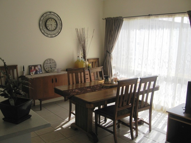 18 Edgewater Pl, Burton SA 5110
