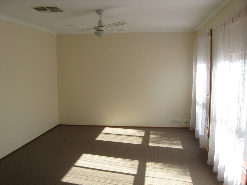 4  McLean Crt, Andrews Farm SA 5114