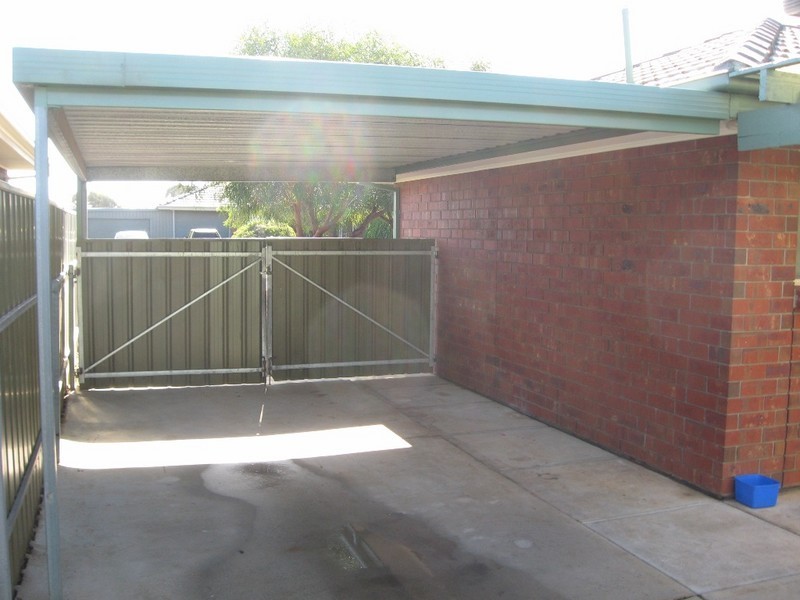 4  McLean Crt, Andrews Farm SA 5114