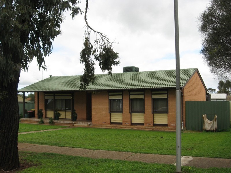 15 Carcoola Rd, Munno Para SA 5115
