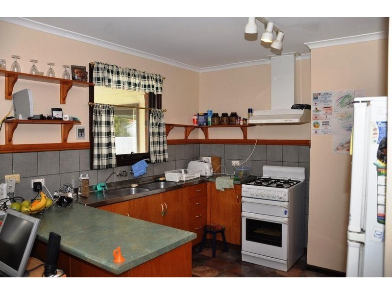 18 Noora Cr, Munno Para SA 5115