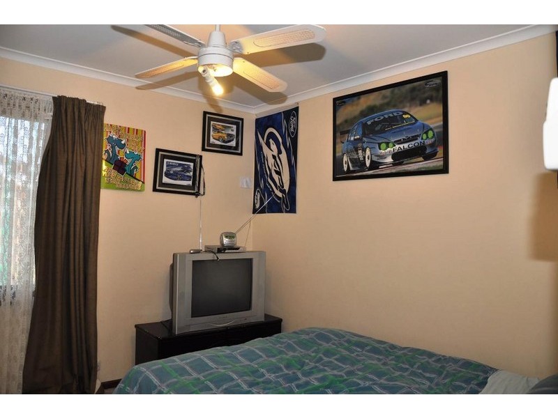 18 Noora Cr, Munno Para SA 5115