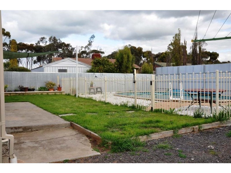 18 Noora Cr, Munno Para SA 5115