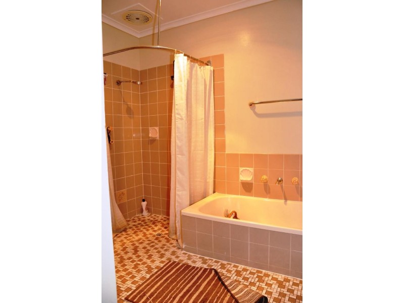 3 Andrew Ave, Salisbury East SA 5109