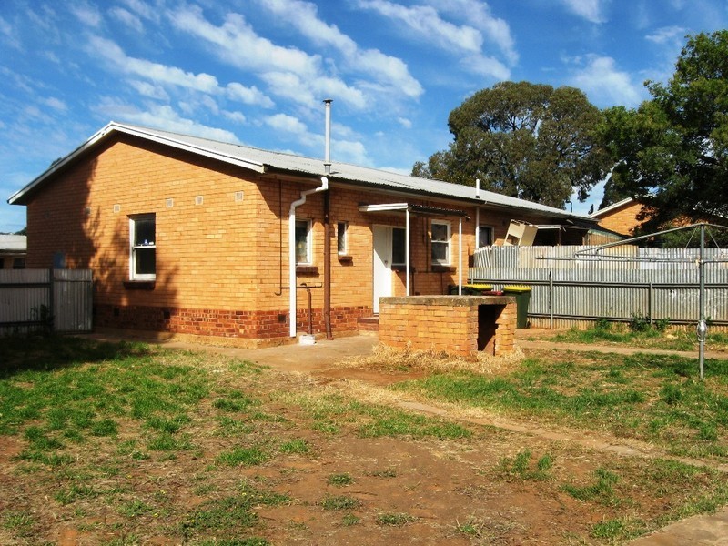 24 Wexcombe Street, Elizabeth Vale SA 5112