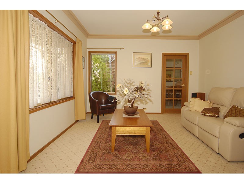 5 Honeysuckle Dr, Hillbank SA 5112