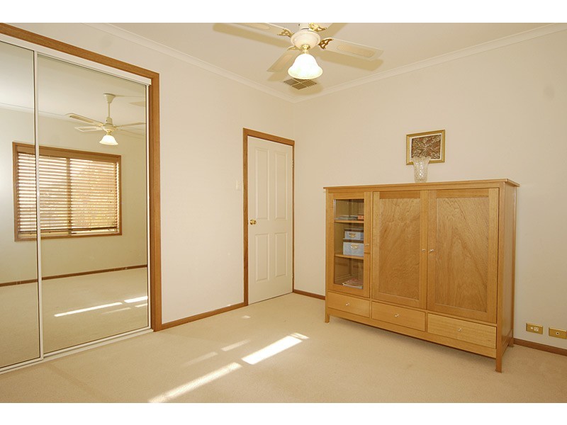 5 Honeysuckle Dr, Hillbank SA 5112