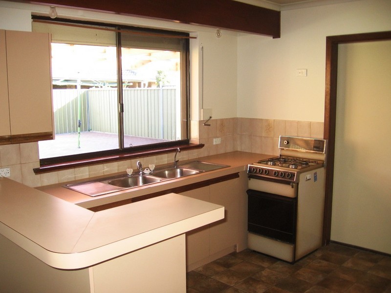 6 Magdalena Cr, Paralowie SA 5108