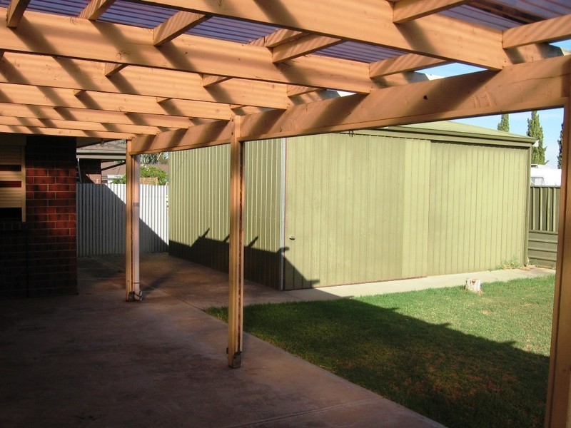 6 Magdalena Cr, Paralowie SA 5108