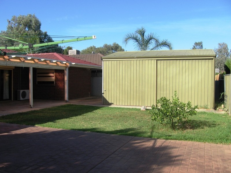 6 Magdalena Cr, Paralowie SA 5108