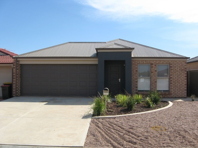 5  Almond Cct, Munno Para West SA 5115