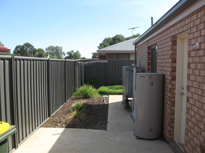 5  Almond Cct, Munno Para West SA 5115