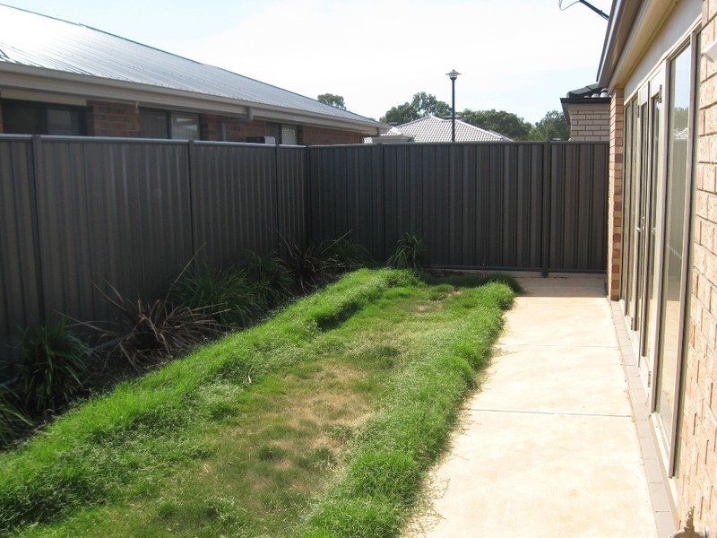 5  Almond Cct, Munno Para West SA 5115