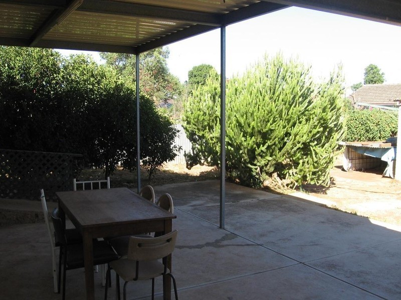 17 Crisp Rd, Elizabeth Downs SA 5113