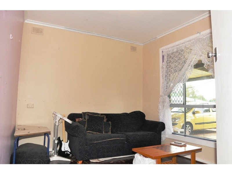 24 Hogarth Road, Elizabeth South SA 5112