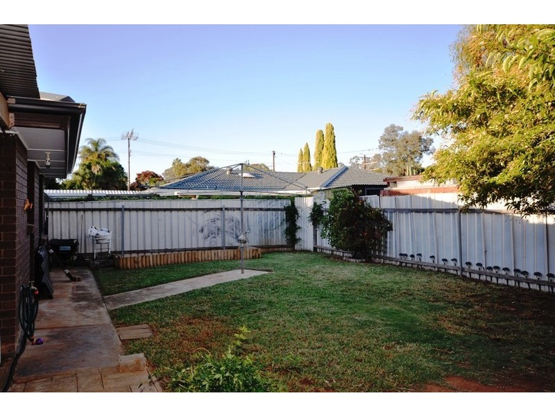 4  Iveleary Avenue, Salisbury East SA 5109