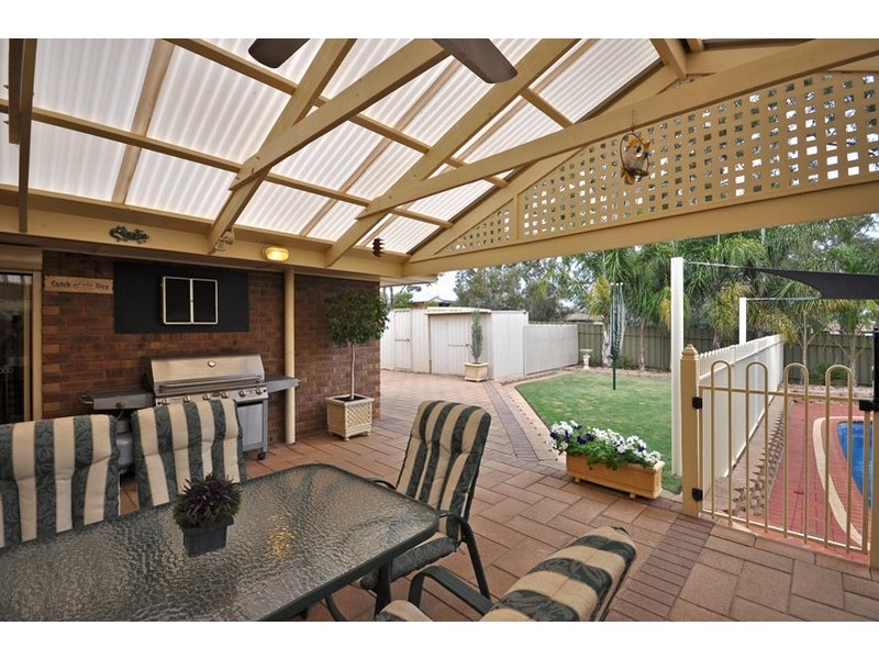 27 Kosmina Crescent, Hillbank SA 5112