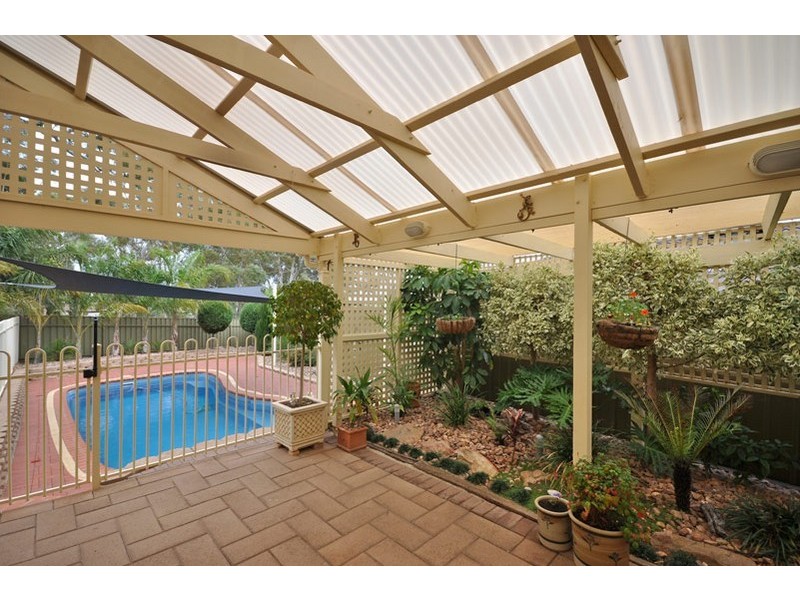 27 Kosmina Crescent, Hillbank SA 5112