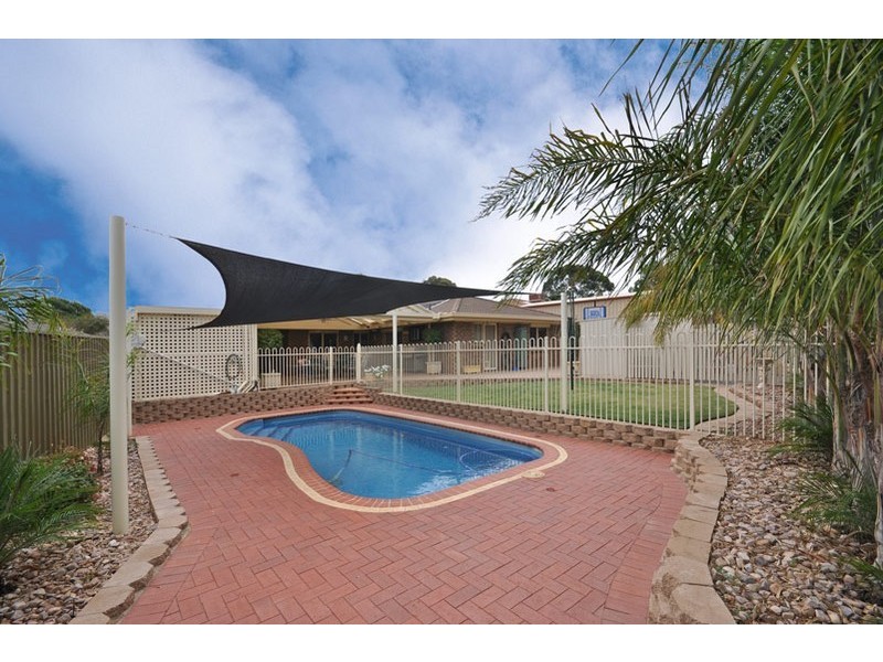 27 Kosmina Crescent, Hillbank SA 5112