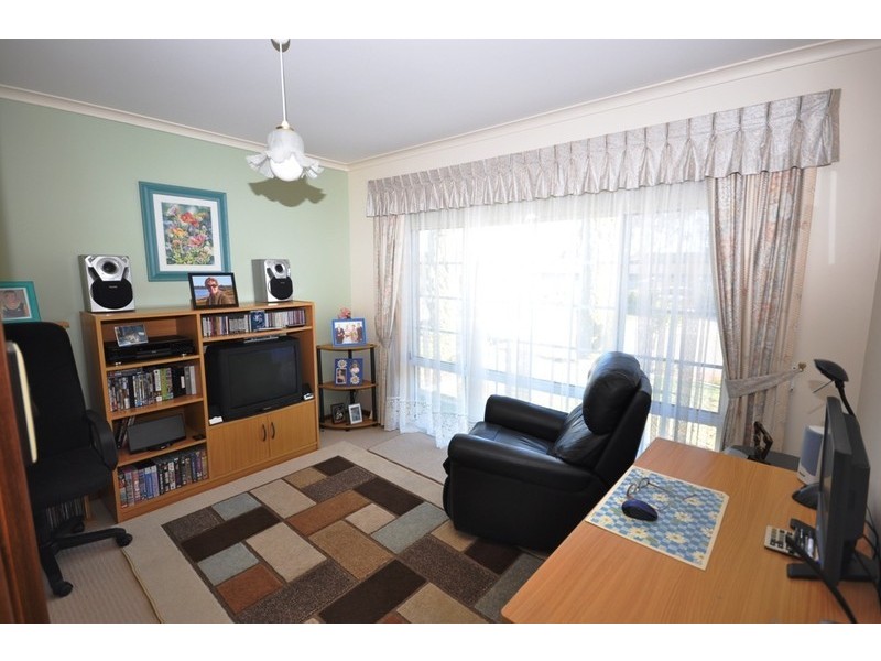 22 Kosmina Crescent, Hillbank SA 5112