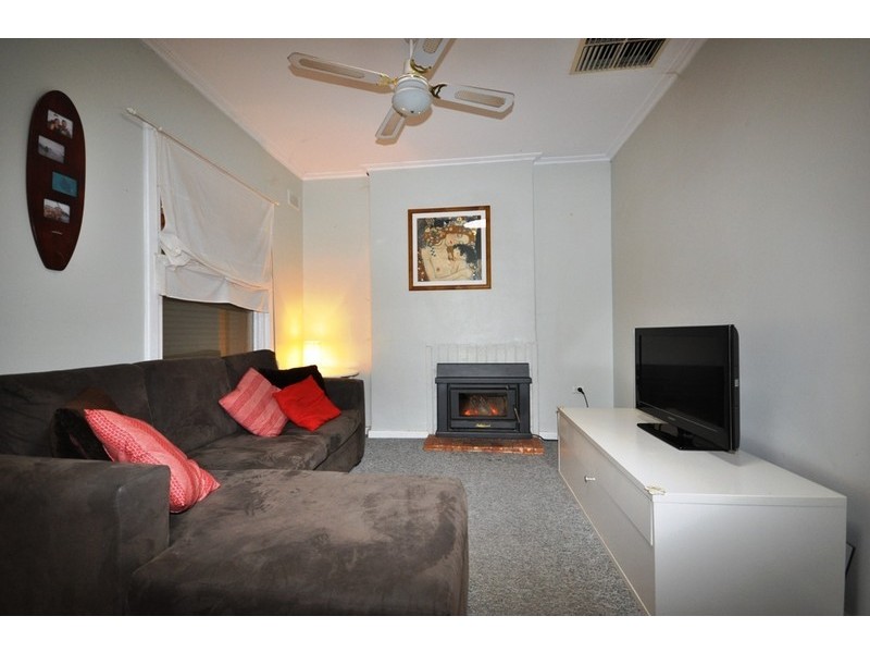 16 Winterbourne Road, Elizabeth Vale SA 5112