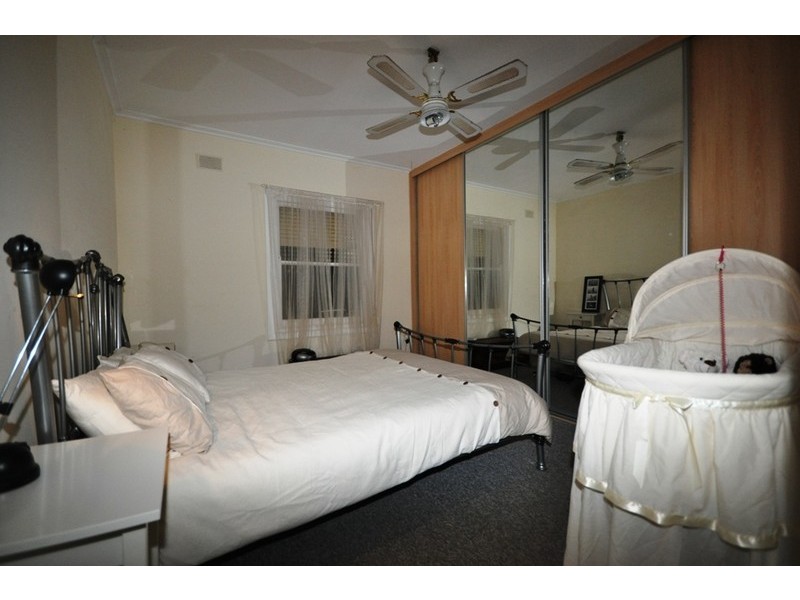 16 Winterbourne Road, Elizabeth Vale SA 5112