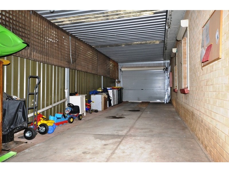 16 Winterbourne Road, Elizabeth Vale SA 5112