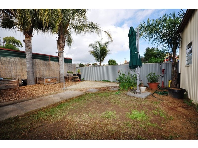 16 Winterbourne Road, Elizabeth Vale SA 5112