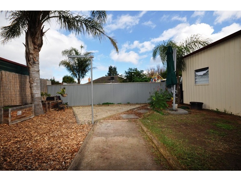 16 Winterbourne Road, Elizabeth Vale SA 5112