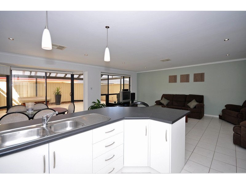 38 Waterside Drive, Burton SA 5110