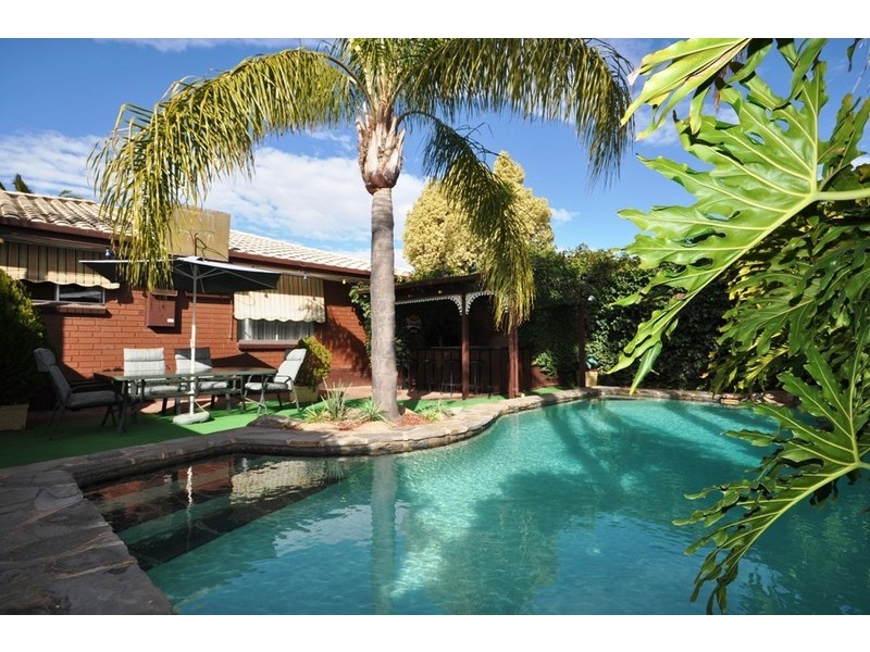 34 Chartwell Crescent, Paralowie SA 5108